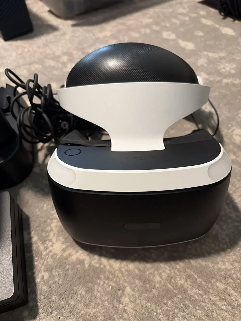 Sony PlayStation 4 VR Headset Move Controllers Camera, All Cords Charging Stand